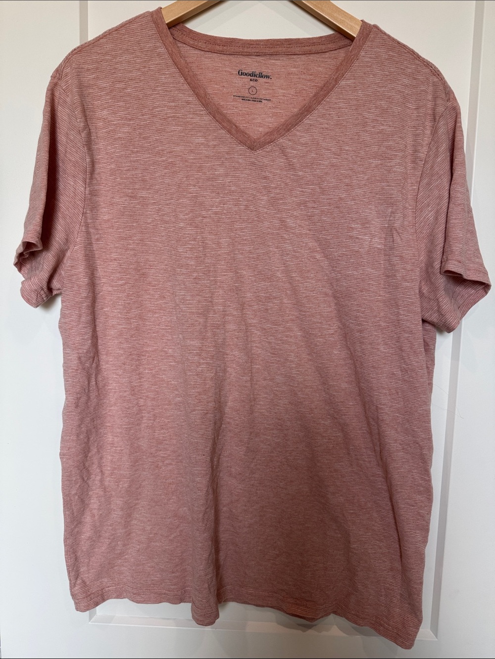Goodfellow & Co Men’s Short-Sleeve V-Neck Tee — Dusty Rose Heather